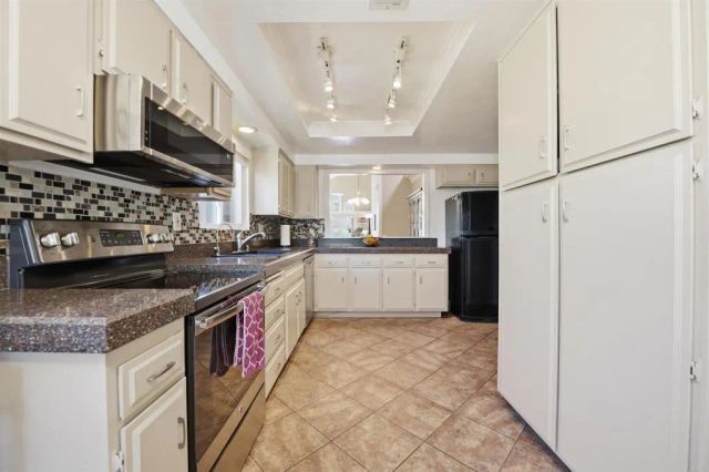 1428 Portofino Drive, Vista, CA 92081