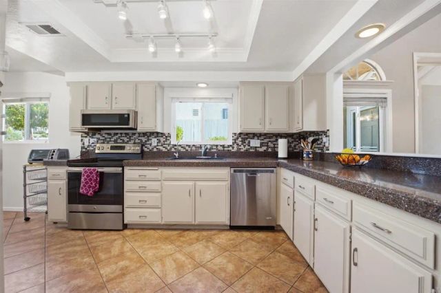 1428 Portofino Drive, Vista, CA 92081