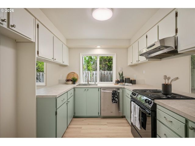 4249 Ne MEADOW Ln, Hillsboro, OR 97124