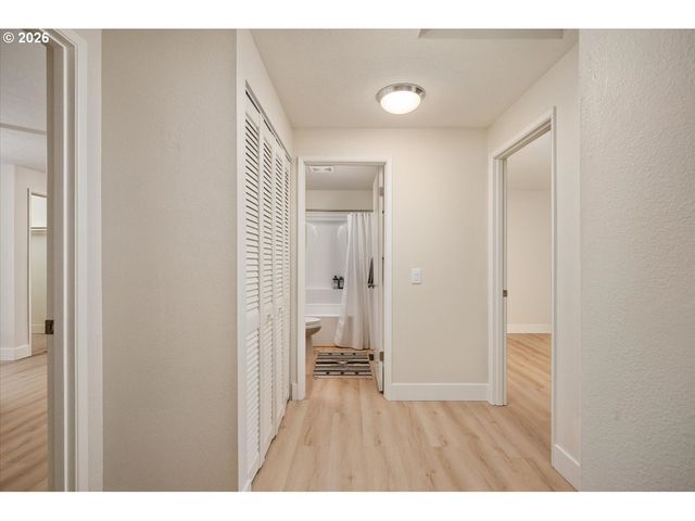 4249 Ne MEADOW Ln, Hillsboro, OR 97124