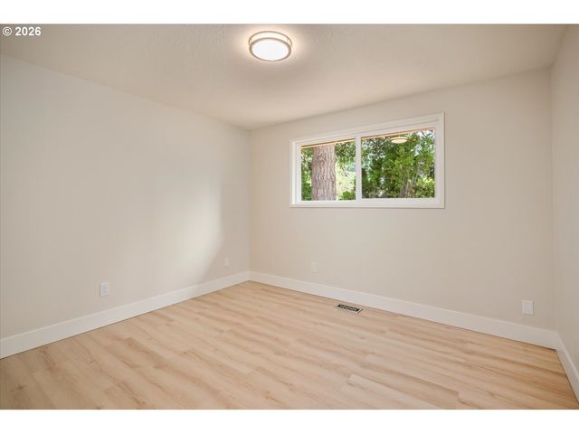 4249 Ne MEADOW Ln, Hillsboro, OR 97124