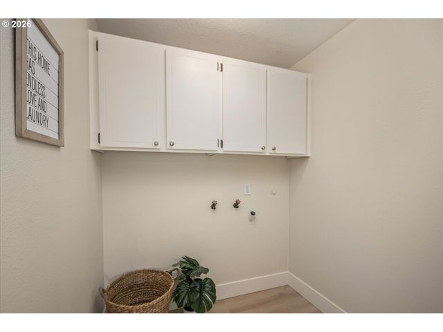4249 Ne MEADOW Ln, Hillsboro, OR 97124