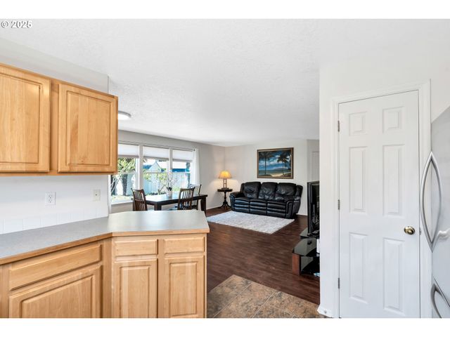 1455 Ne JESSICA Loop, Hillsboro, OR 97124