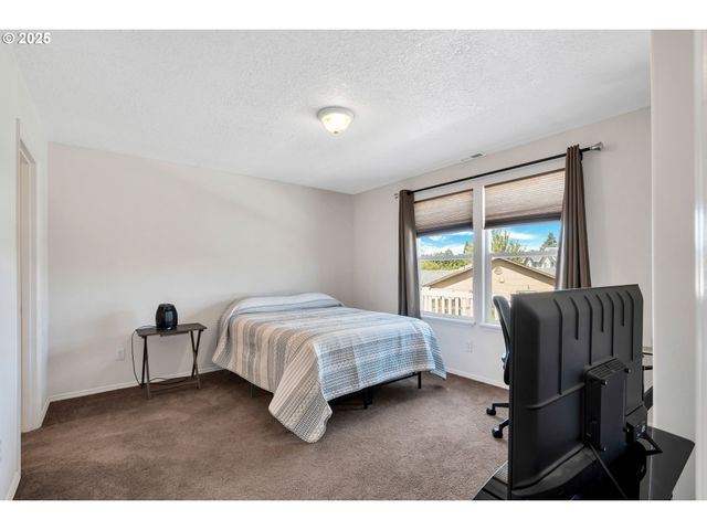 1455 Ne JESSICA Loop, Hillsboro, OR 97124