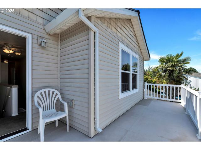 1455 Ne JESSICA Loop, Hillsboro, OR 97124