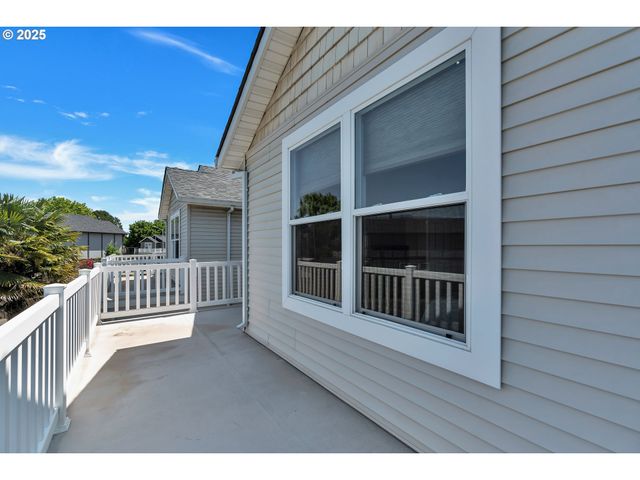 1455 Ne JESSICA Loop, Hillsboro, OR 97124