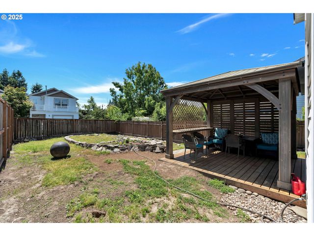 1455 Ne JESSICA Loop, Hillsboro, OR 97124