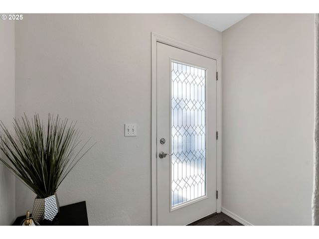 1455 Ne JESSICA Loop, Hillsboro, OR 97124