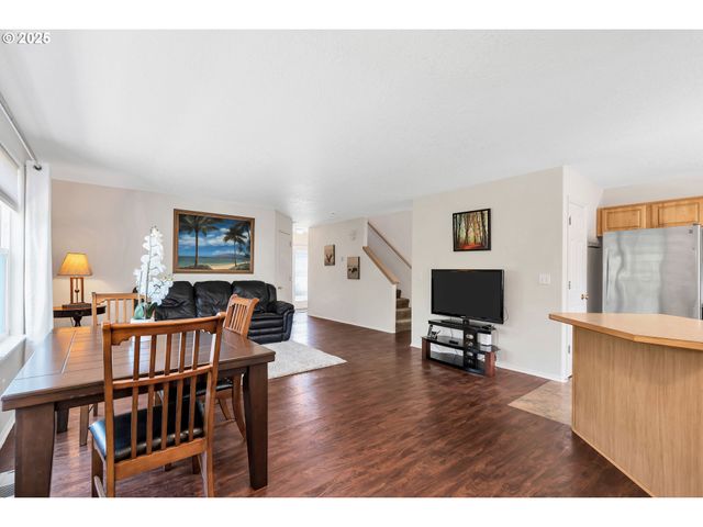1455 Ne JESSICA Loop, Hillsboro, OR 97124