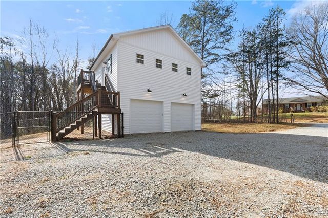 170 N Barons Road, Clemmons, NC 27012