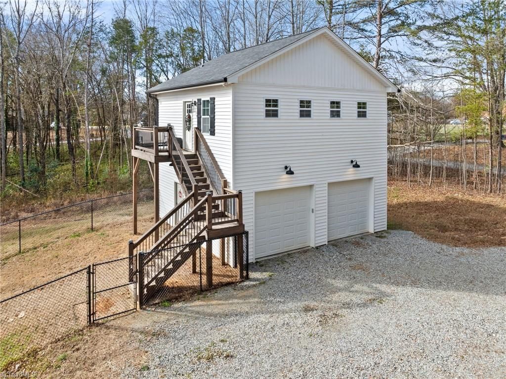 170 N Barons Road, Clemmons, NC 27012