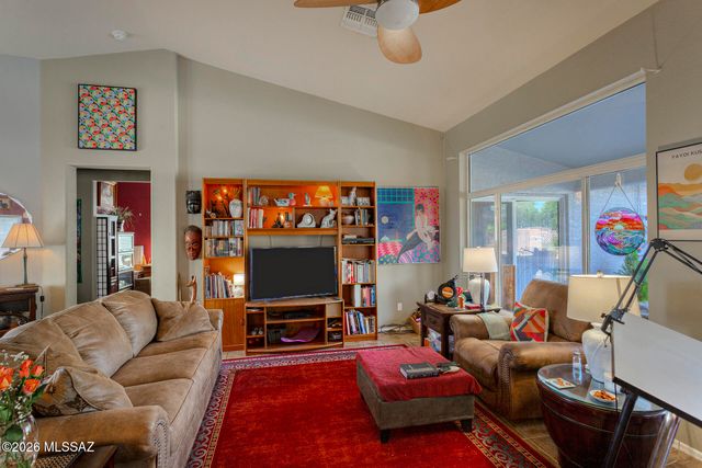 1338 N Mahogany Gulch Lane, Green Valley, AZ 85614