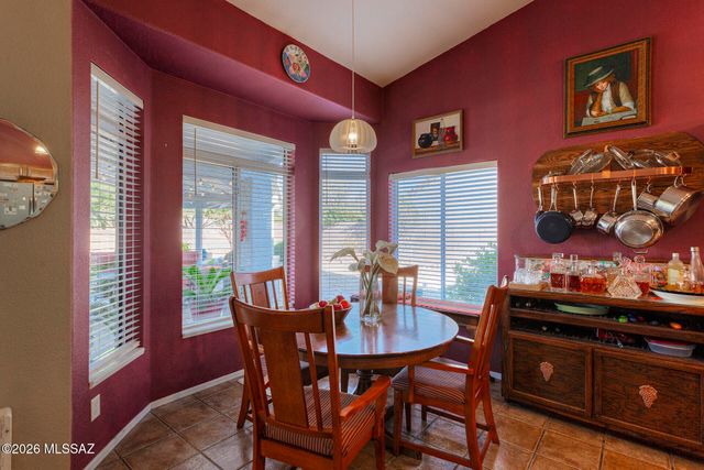 1338 N Mahogany Gulch Lane, Green Valley, AZ 85614