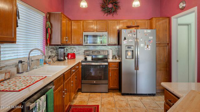 1338 N Mahogany Gulch Lane, Green Valley, AZ 85614