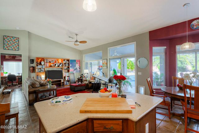 1338 N Mahogany Gulch Lane, Green Valley, AZ 85614