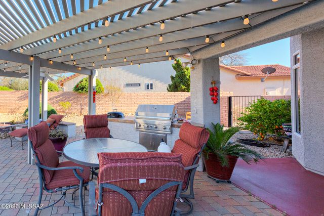 1338 N Mahogany Gulch Lane, Green Valley, AZ 85614