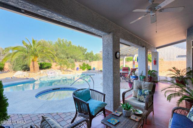 1338 N Mahogany Gulch Lane, Green Valley, AZ 85614