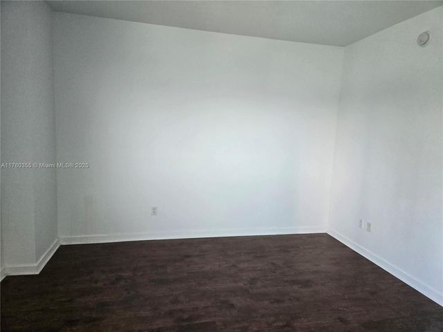 325 S Biscayne Blvd 415, Miami, FL 33131