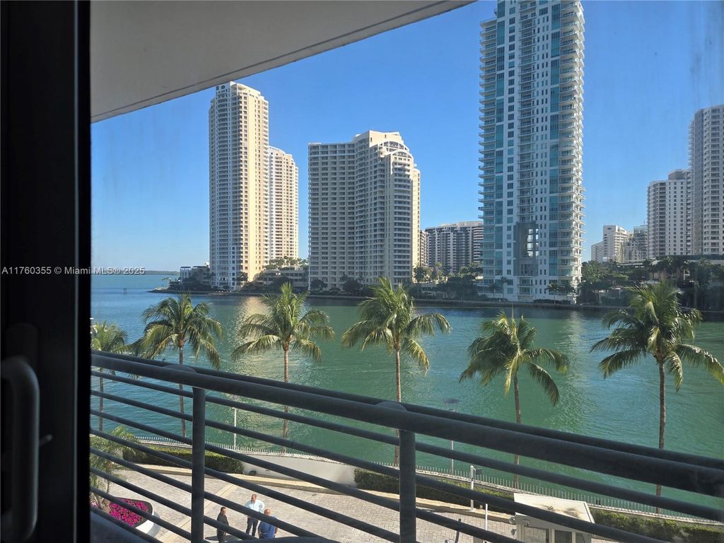325 S Biscayne Blvd 415, Miami, FL 33131