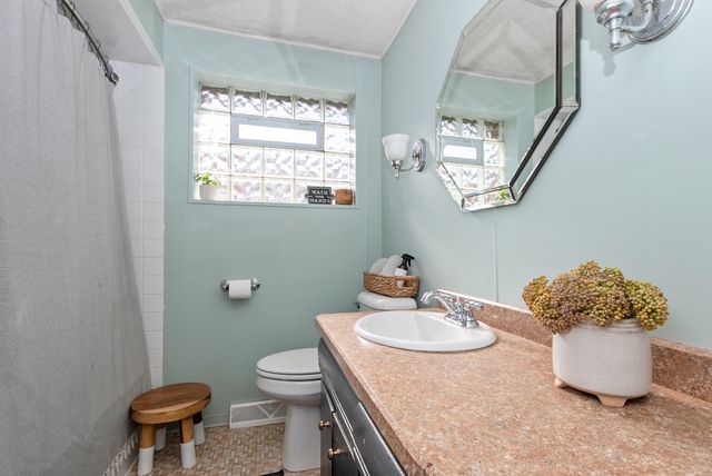 11208 S Sacramento Avenue, Chicago, IL 60655