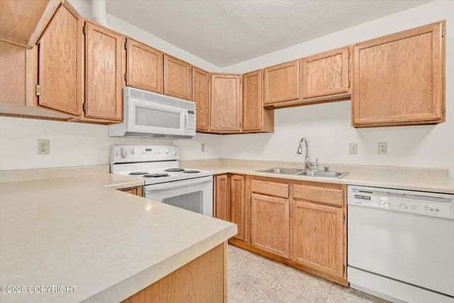 1006 W 80th Avenue, Anchorage, AK 99518