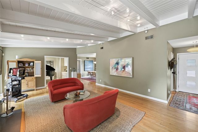 2006 NW 14TH AVENUE, Gainesville, FL 32605