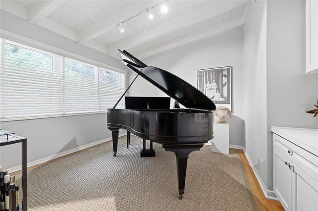 2006 NW 14TH AVENUE, Gainesville, FL 32605