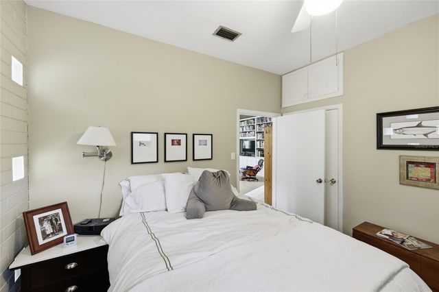 2006 NW 14TH AVENUE, Gainesville, FL 32605
