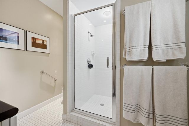 2006 NW 14TH AVENUE, Gainesville, FL 32605