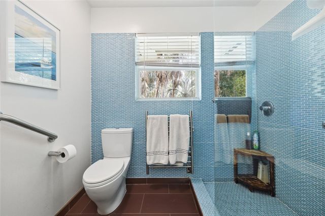 2006 NW 14TH AVENUE, Gainesville, FL 32605