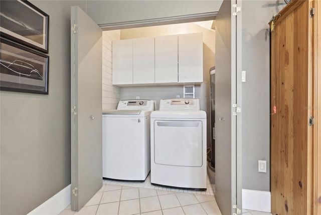 2006 NW 14TH AVENUE, Gainesville, FL 32605
