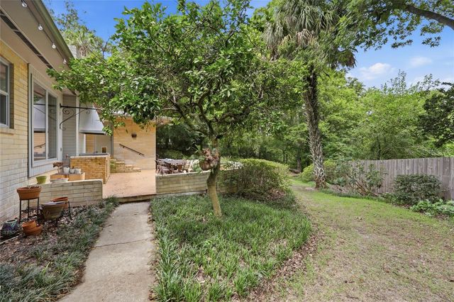 2006 NW 14TH AVENUE, Gainesville, FL 32605