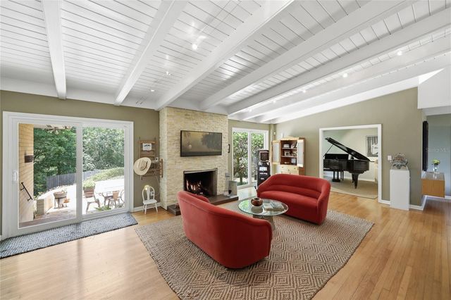2006 NW 14TH AVENUE, Gainesville, FL 32605