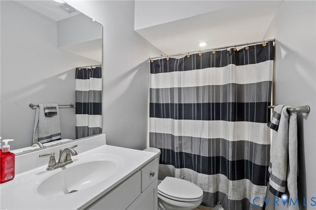 9989 Puddle Duck Ln, Hanover, VA 23116