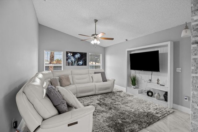 471 NW Sherbrooke Avenue, Port St. Lucie, Port St Lucie, FL 34983