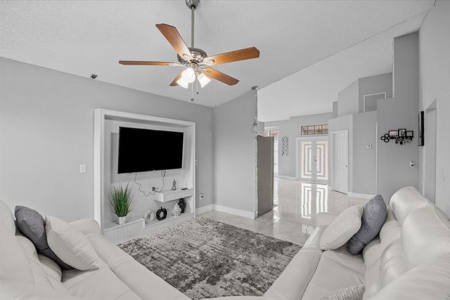 471 NW Sherbrooke Avenue, Port St. Lucie, Port St Lucie, FL 34983