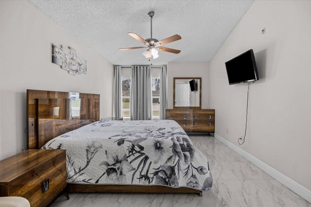 471 NW Sherbrooke Avenue, Port St. Lucie, Port St Lucie, FL 34983