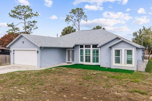 471 NW Sherbrooke Avenue, Port St. Lucie, Port St Lucie, FL 34983