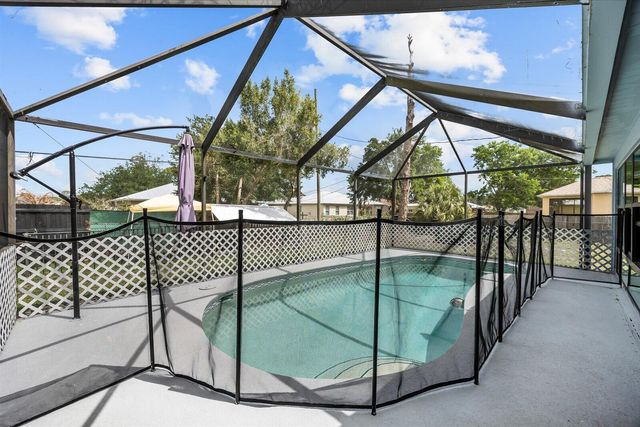 471 NW Sherbrooke Avenue, Port St. Lucie, Port St Lucie, FL 34983