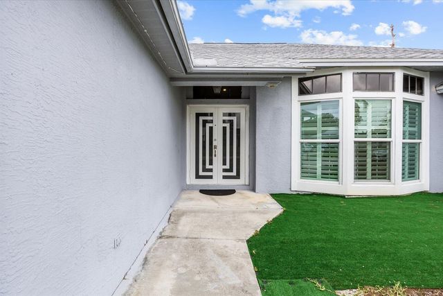 471 NW Sherbrooke Avenue, Port St. Lucie, Port St Lucie, FL 34983