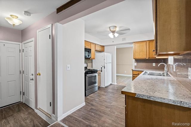 4064 Sheraton Drive, Flint, MI 48532
