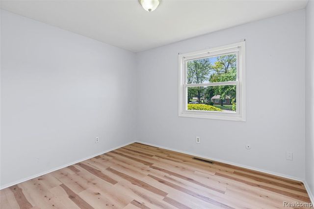 4064 Sheraton Drive, Flint, MI 48532