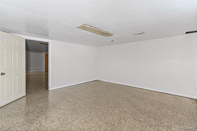 4064 Sheraton Drive, Flint, MI 48532