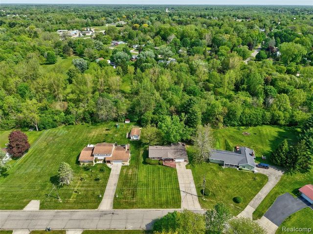 4064 Sheraton Drive, Flint, MI 48532