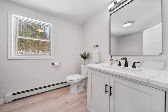 21 Acorn Avenue, Auburn, NH 03032