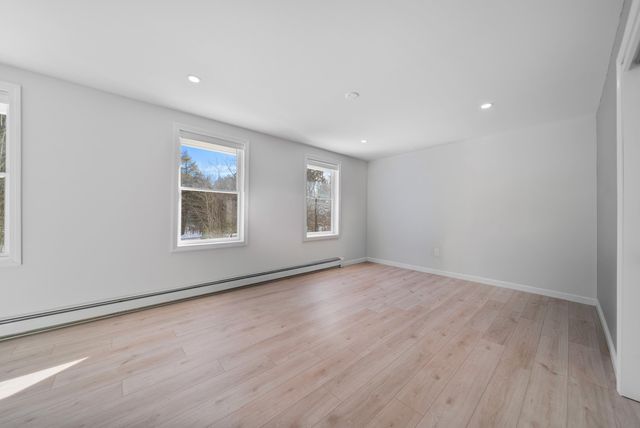 21 Acorn Avenue, Auburn, NH 03032