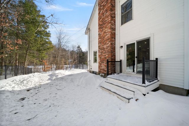 21 Acorn Avenue, Auburn, NH 03032