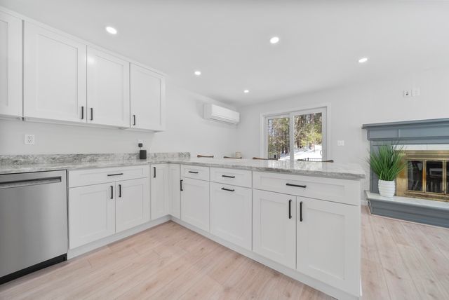 21 Acorn Avenue, Auburn, NH 03032