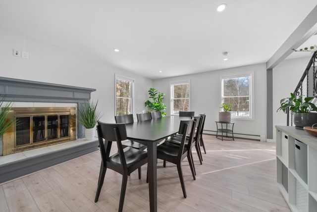 21 Acorn Avenue, Auburn, NH 03032