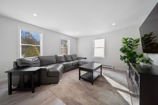 21 Acorn Avenue, Auburn, NH 03032